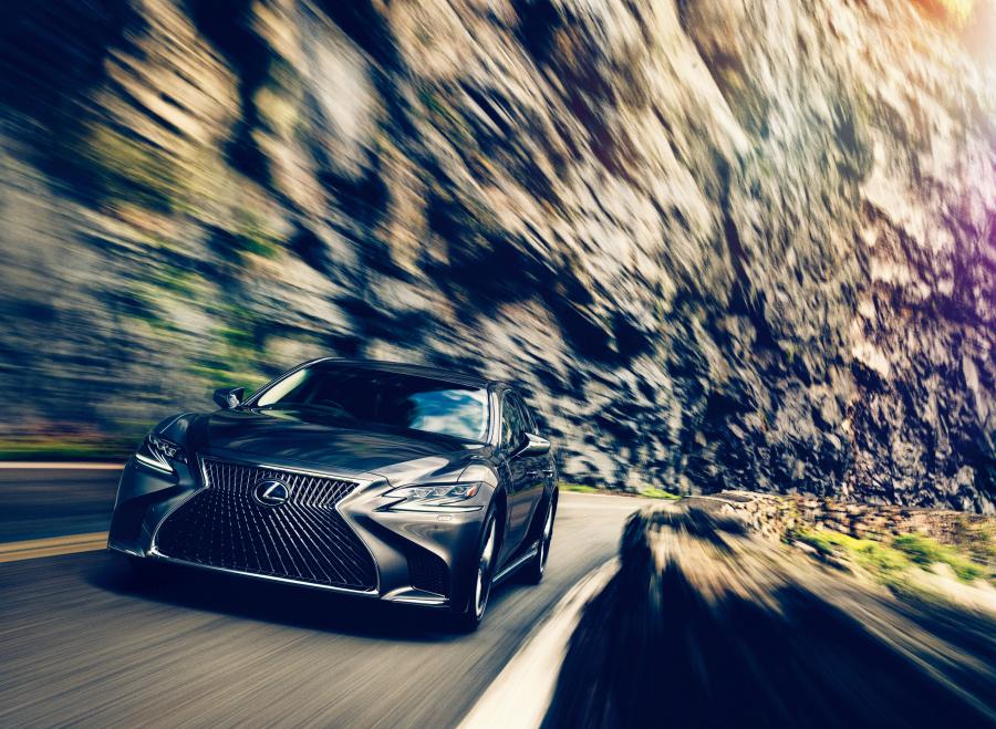  Lexus LS500h 2017 года  (JP) (фото 2 из 35)